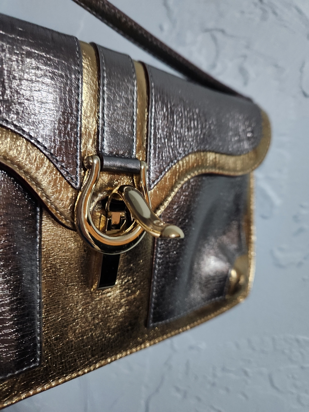 Kate Spade New York Rivington Gisele Metallic  Shoulder Bag 8x5 Silver Gold - Picture 5 of 14